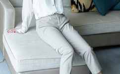 男同桌上课时狂揉我下面污文